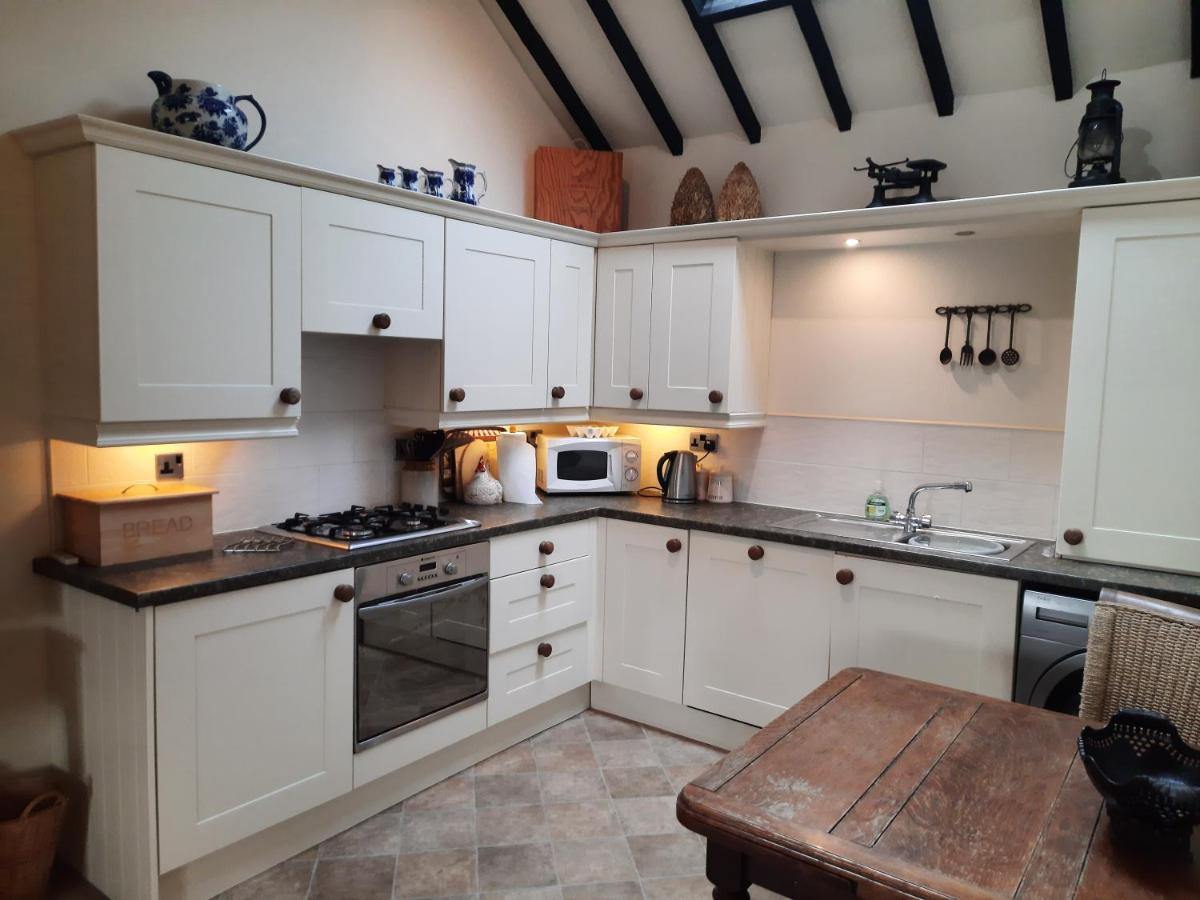 The Shippon, Parc Yr Odyn, Pentraeth, Anglesey Ll75 8Ul Villa Exterior photo